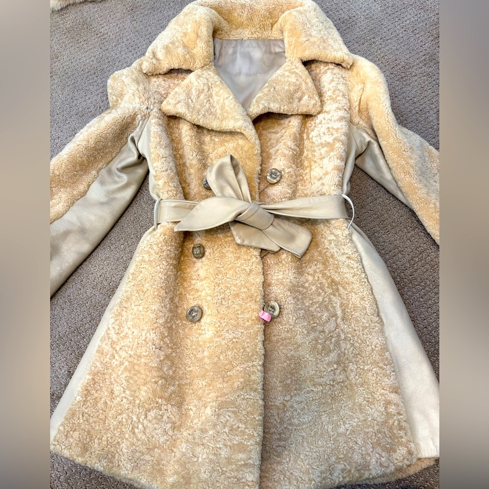 Vintage Genuine Sheepskin Jacket with Leather Trim and Leather Belt sz S or XS